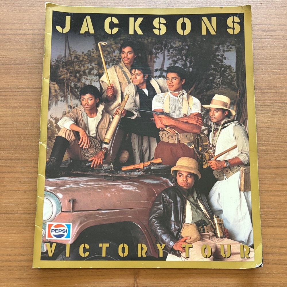 The JACKSON Victory Tour program book. Vintage 1984
